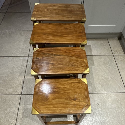 Set wooden nesting - of, tables